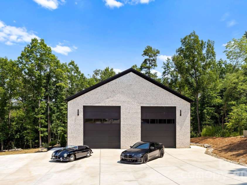 6003 Israel Drive, Concord, NC 28025.  MLS# CAR4397122, YatesRealty ID 39561. 
