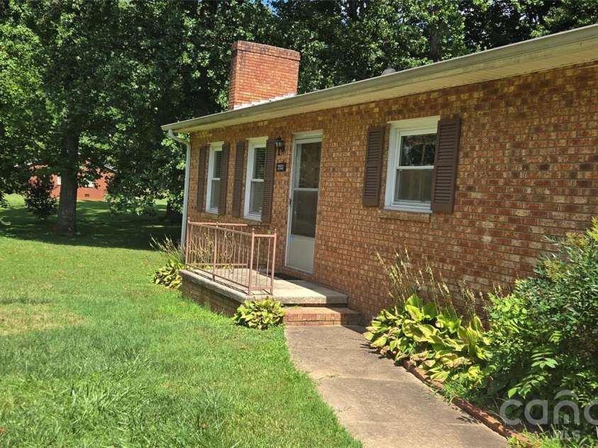 2553 Hickory Highway, Statesville, NC 28677.  MLS# CAR4403139, YatesRealty ID 39565. 