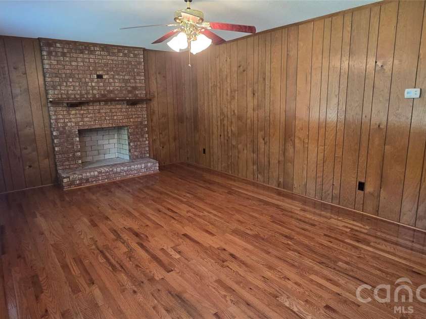 2553 Hickory Highway, Statesville, NC 28677.  MLS# CAR4403139, YatesRealty ID 39565. 