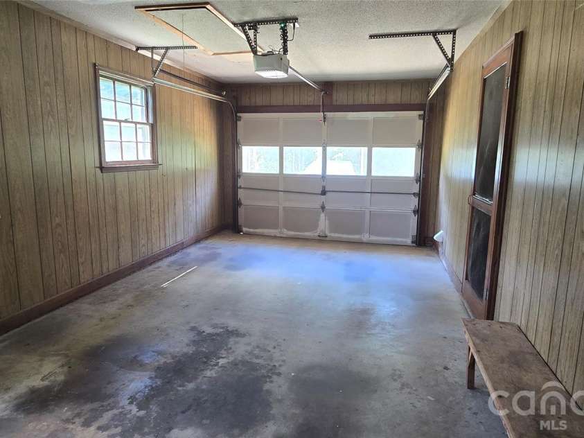 2553 Hickory Highway, Statesville, NC 28677.  MLS# CAR4403139, YatesRealty ID 39565. 