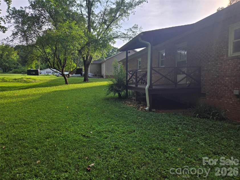 2553 Hickory Highway, Statesville, NC 28677.  MLS# CAR4403139, YatesRealty ID 39565. 