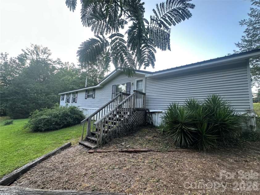 69 Woodmont Drive, Nebo, NC 28761.  MLS# CAR4402837, YatesRealty ID 39569. 