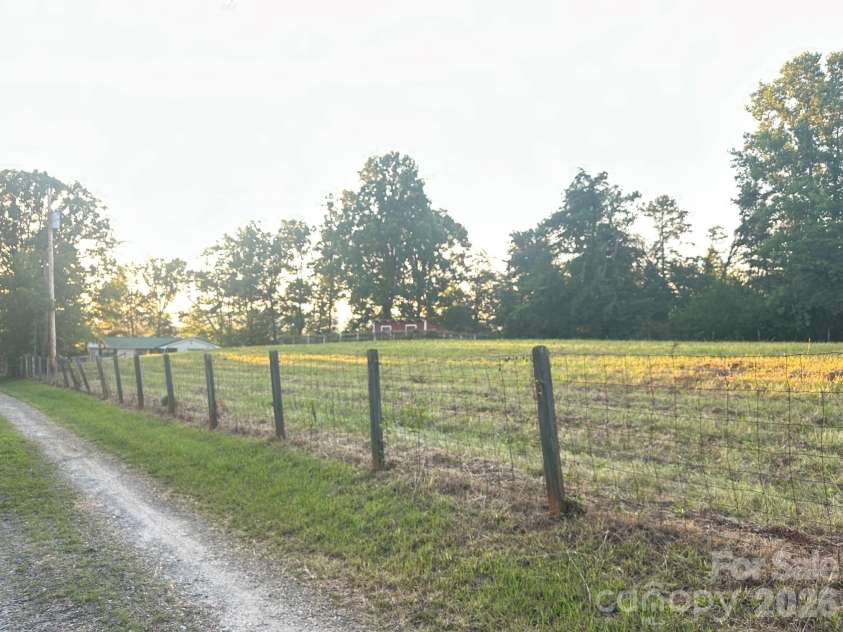 69 Woodmont Drive, Nebo, NC 28761.  MLS# CAR4402837, YatesRealty ID 39569. 