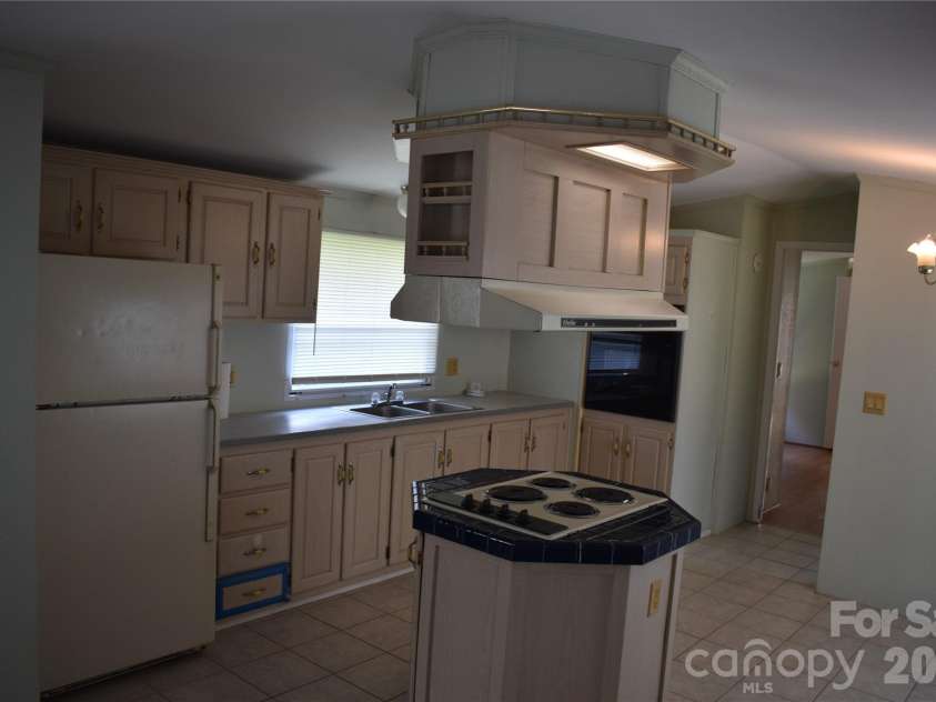 69 Woodmont Drive, Nebo, NC 28761.  MLS# CAR4402837, YatesRealty ID 39569. 