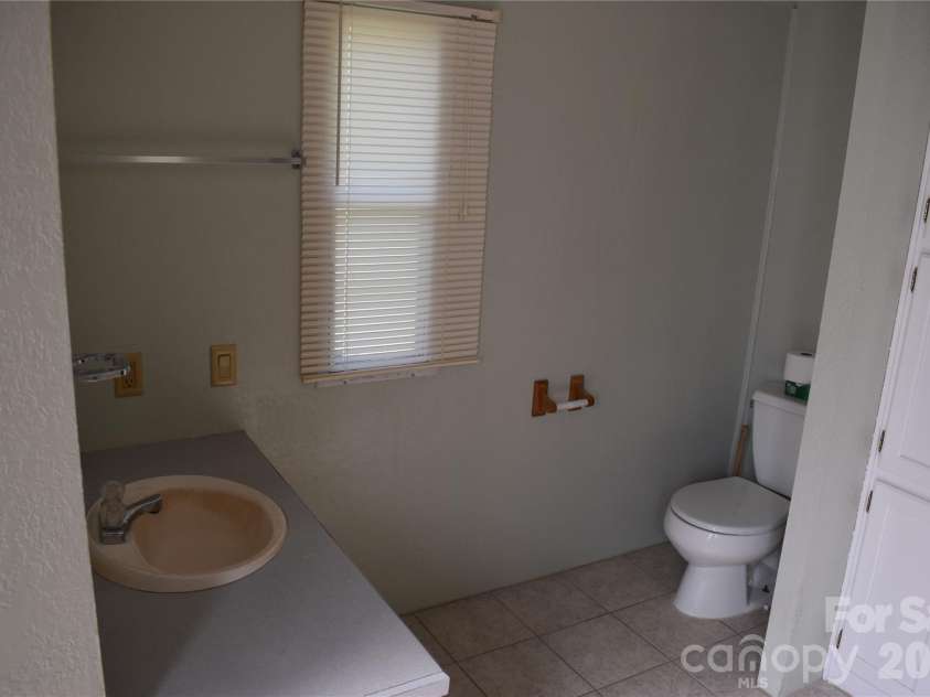 69 Woodmont Drive, Nebo, NC 28761.  MLS# CAR4402837, YatesRealty ID 39569. 