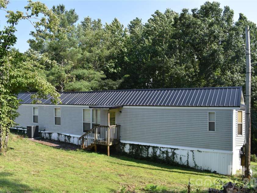 69 Woodmont Drive, Nebo, NC 28761.  MLS# CAR4402837, YatesRealty ID 39569. 