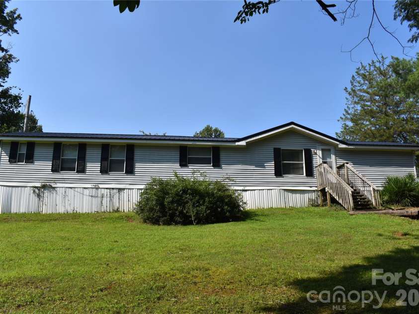69 Woodmont Drive, Nebo, NC 28761.  MLS# CAR4402837, YatesRealty ID 39569. 
