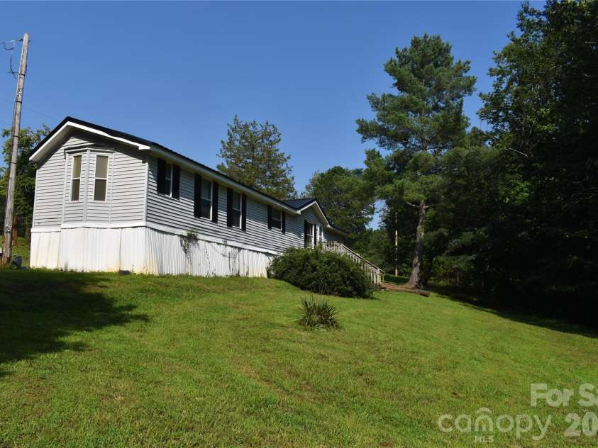 69 Woodmont Drive, Nebo, NC 28761.  MLS# CAR4402837, YatesRealty ID 39569. 