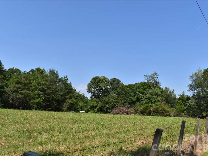 69 Woodmont Drive, Nebo, NC 28761.  MLS# CAR4402837, YatesRealty ID 39569. 