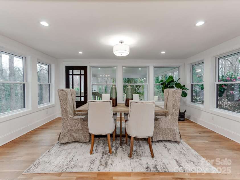 3608 Table Rock Road, Charlotte, NC 28226.  MLS# CAR4238799, YatesRealty ID 3957. Lovely Dining Area