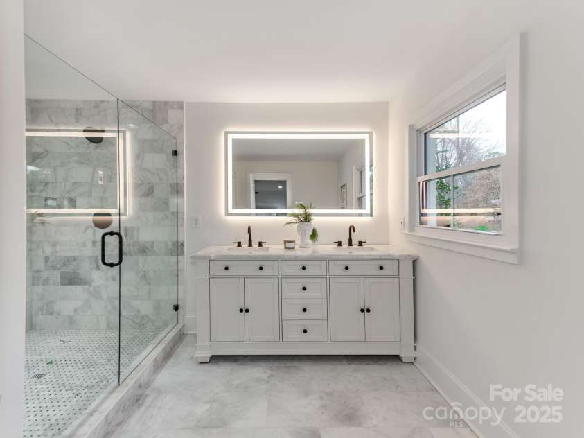 3608 Table Rock Road, Charlotte, NC 28226.  MLS# CAR4238799, YatesRealty ID 3957. Primary En Suite Featuring All Real Marble Completely Brand New