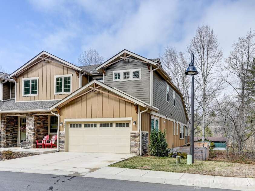 554 Sweet Birch Park Lane, Black Mountain, NC 28711.  MLS# CAR4353122, YatesRealty ID 3957. End Unit with Extra Yard Space