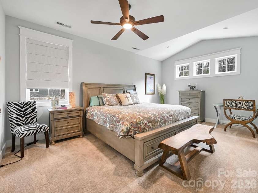 554 Sweet Birch Park Lane, Black Mountain, NC 28711.  MLS# CAR4353122, YatesRealty ID 3957. Guests Will Want to Stay......