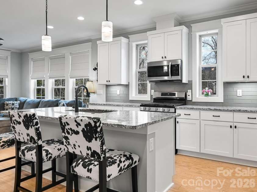 554 Sweet Birch Park Lane, Black Mountain, NC 28711.  MLS# CAR4353122, YatesRealty ID 3957. Upgraded Pendant Light Fixtures