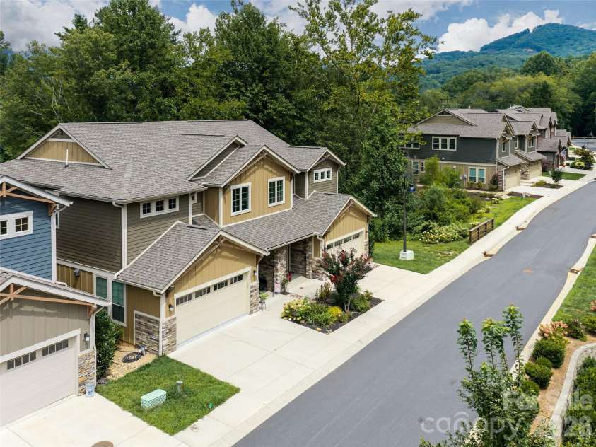 554 Sweet Birch Park Lane, Black Mountain, NC 28711.  MLS# CAR4420070, YatesRealty ID 3957. 