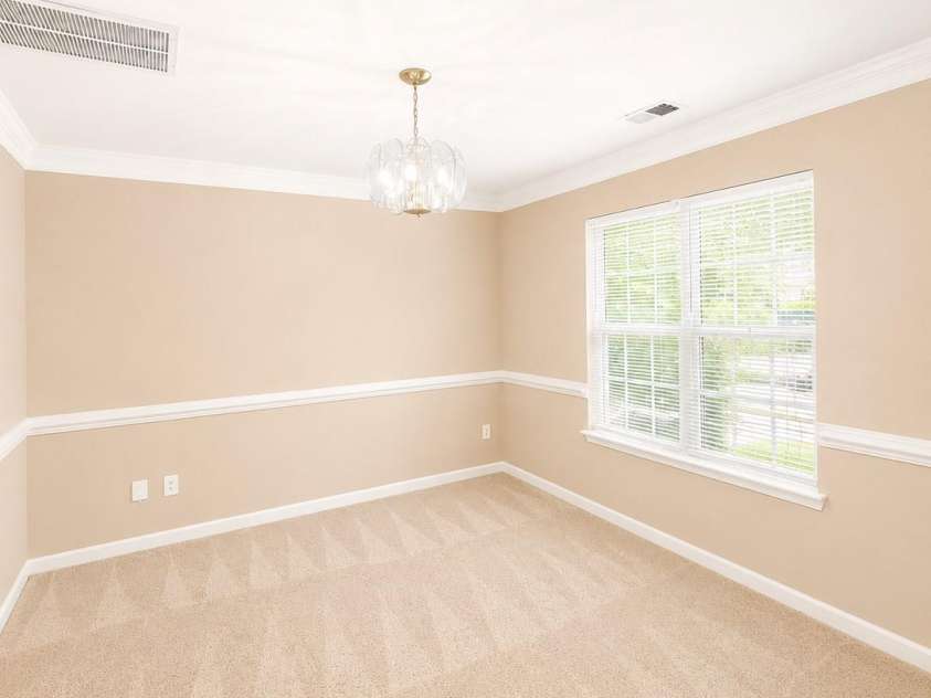 6417 Spanish Moss Lane, Charlotte, NC 28262.  MLS# CAR4407084, YatesRealty ID 39570. Formal Dining