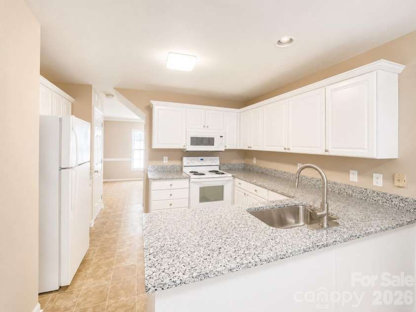 6417 Spanish Moss Lane, Charlotte, NC 28262.  MLS# CAR4407084, YatesRealty ID 39570. Kitchen