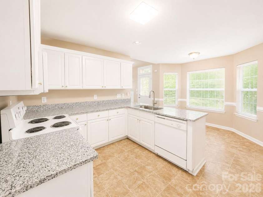 6417 Spanish Moss Lane, Charlotte, NC 28262.  MLS# CAR4407084, YatesRealty ID 39570. Kitchen
