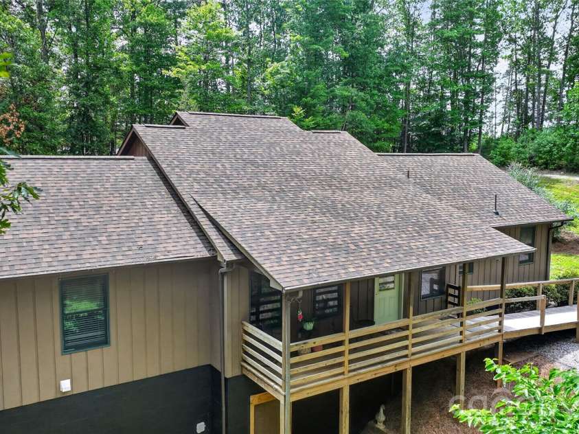 1044 Belvidere Lane, Morganton, NC 28655.  MLS# CAR4407125, YatesRealty ID 39574. 