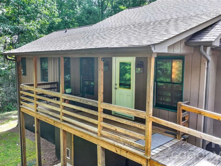 1044 Belvidere Lane, Morganton, NC 28655.  MLS# CAR4407125, YatesRealty ID 39574. 