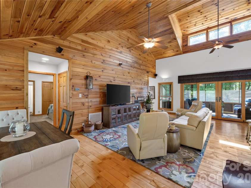 1044 Belvidere Lane, Morganton, NC 28655.  MLS# CAR4407125, YatesRealty ID 39574. 