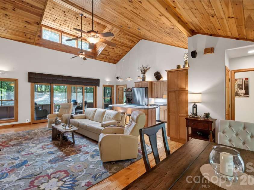 1044 Belvidere Lane, Morganton, NC 28655.  MLS# CAR4407125, YatesRealty ID 39574. 