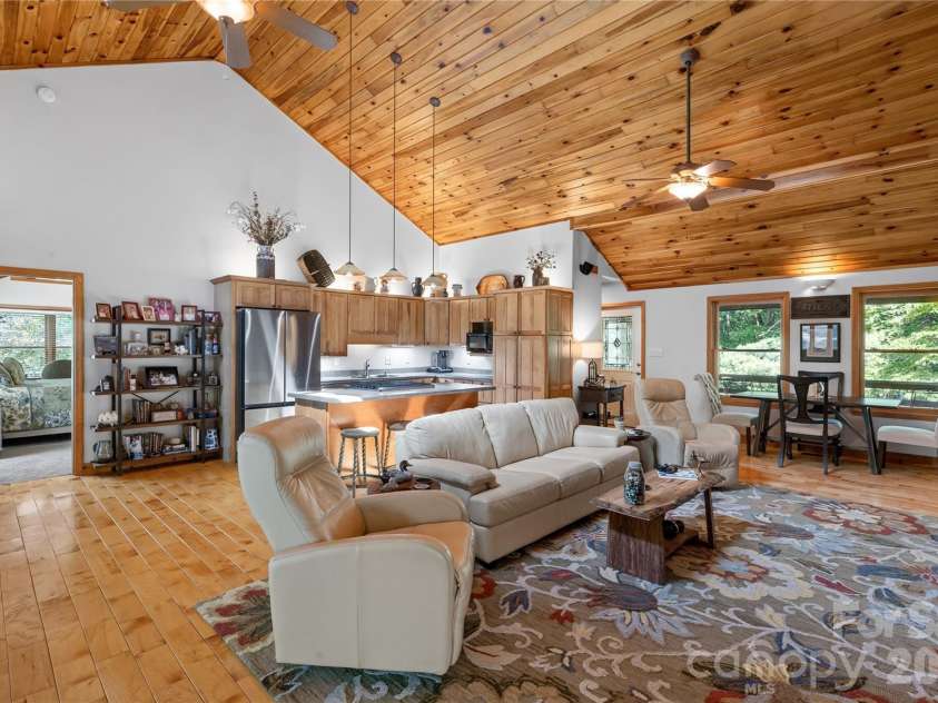 1044 Belvidere Lane, Morganton, NC 28655.  MLS# CAR4407125, YatesRealty ID 39574. 