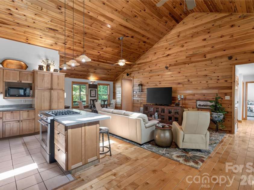 1044 Belvidere Lane, Morganton, NC 28655.  MLS# CAR4407125, YatesRealty ID 39574. 