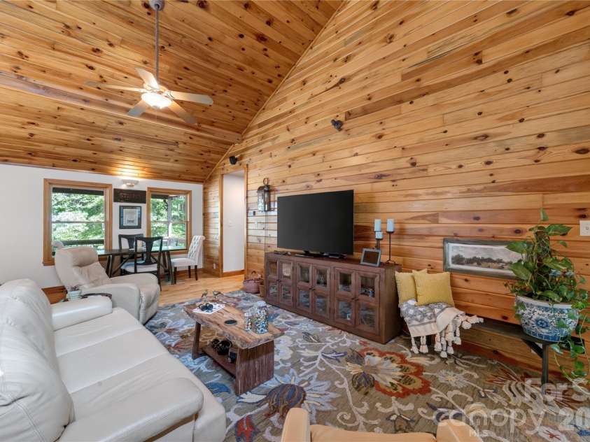 1044 Belvidere Lane, Morganton, NC 28655.  MLS# CAR4407125, YatesRealty ID 39574. 