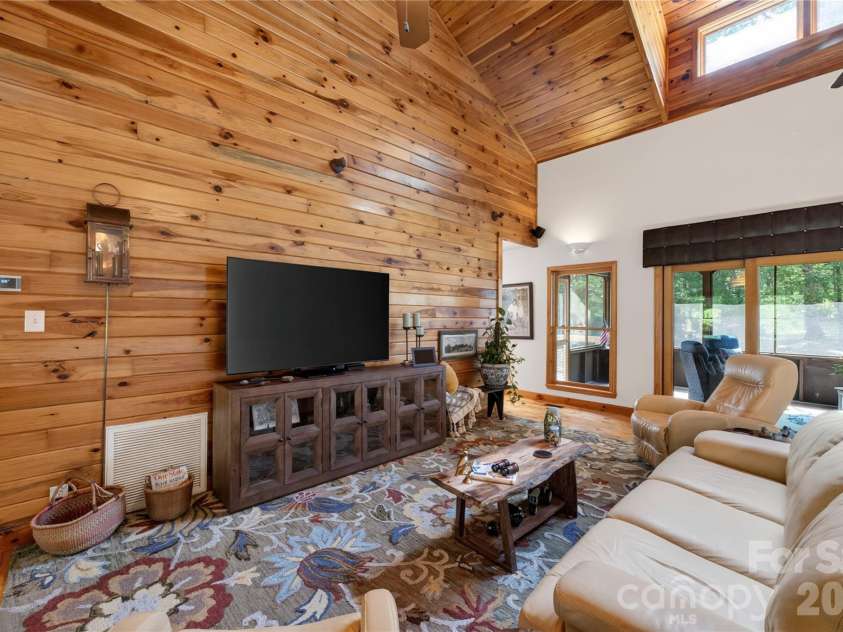 1044 Belvidere Lane, Morganton, NC 28655.  MLS# CAR4407125, YatesRealty ID 39574. 