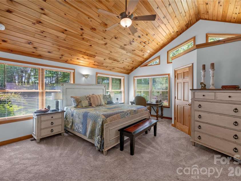 1044 Belvidere Lane, Morganton, NC 28655.  MLS# CAR4407125, YatesRealty ID 39574. 