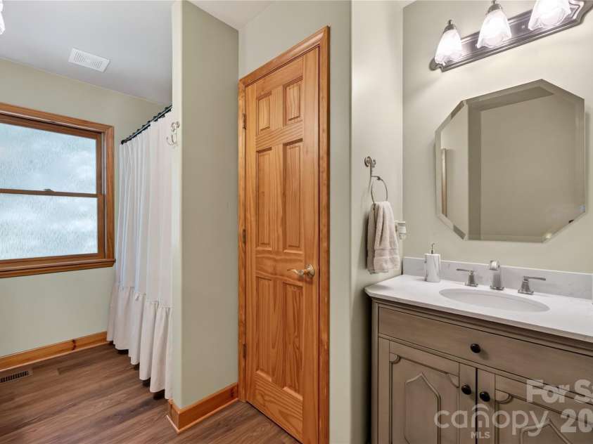1044 Belvidere Lane, Morganton, NC 28655.  MLS# CAR4407125, YatesRealty ID 39574. 