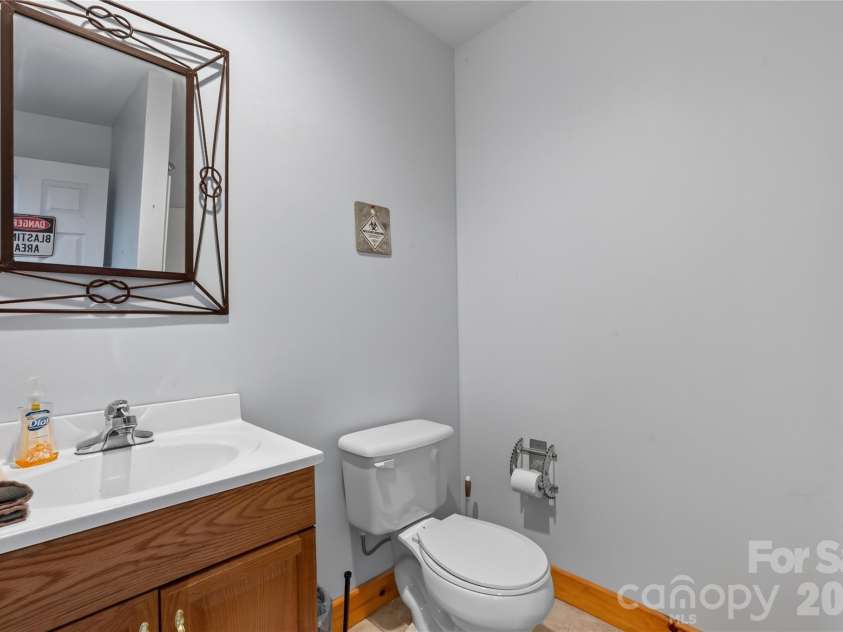 1044 Belvidere Lane, Morganton, NC 28655.  MLS# CAR4407125, YatesRealty ID 39574. 