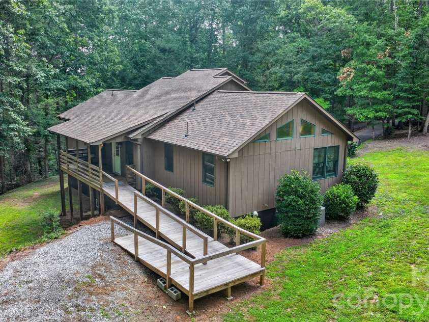 1044 Belvidere Lane, Morganton, NC 28655.  MLS# CAR4407125, YatesRealty ID 39574. 