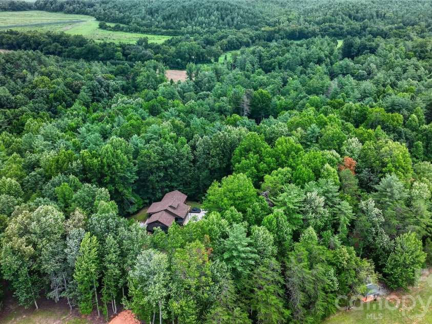 1044 Belvidere Lane, Morganton, NC 28655.  MLS# CAR4407125, YatesRealty ID 39574. 