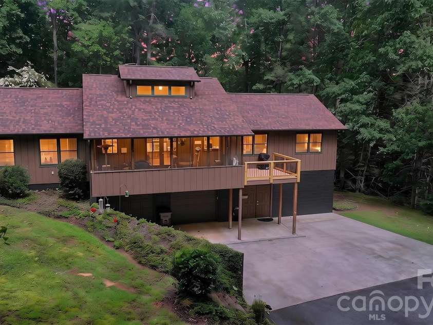 1044 Belvidere Lane, Morganton, NC 28655.  MLS# CAR4407125, YatesRealty ID 39574. 