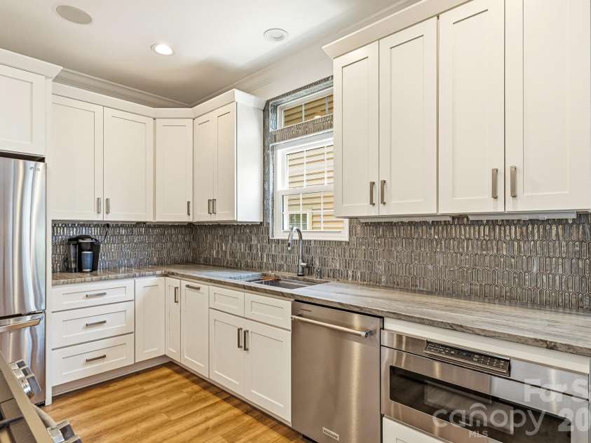 8335 Viewpoint Lane, Cornelius, NC 28031.  MLS# CAR4393195, YatesRealty ID 39575. 