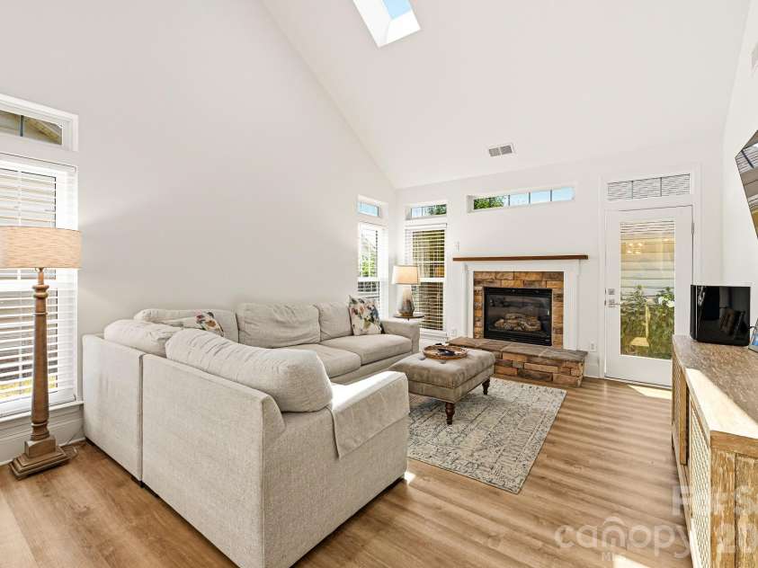 8335 Viewpoint Lane, Cornelius, NC 28031.  MLS# CAR4393195, YatesRealty ID 39575. 