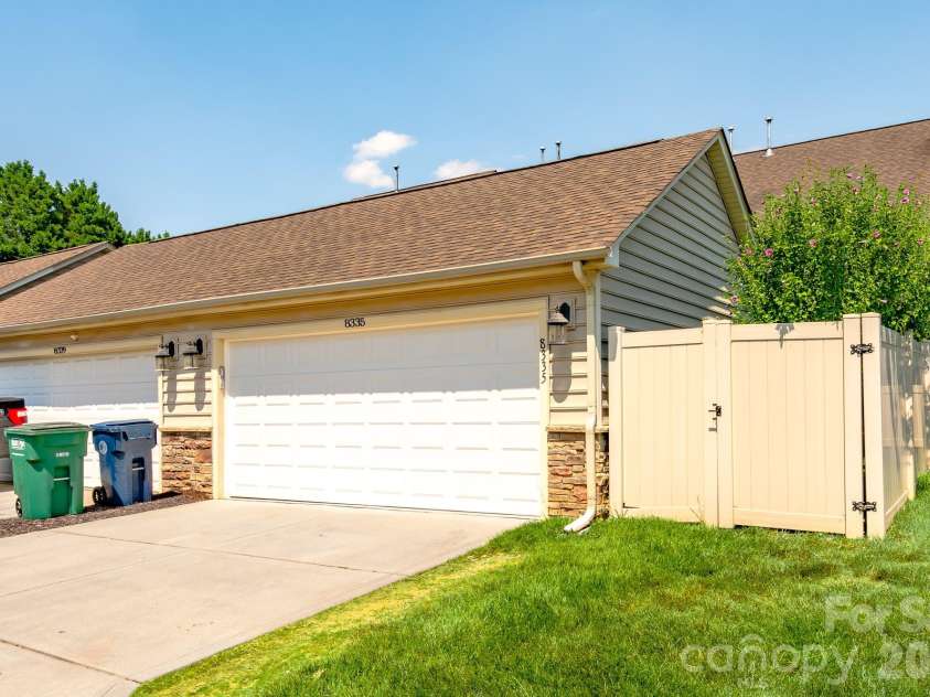 8335 Viewpoint Lane, Cornelius, NC 28031.  MLS# CAR4393195, YatesRealty ID 39575. 