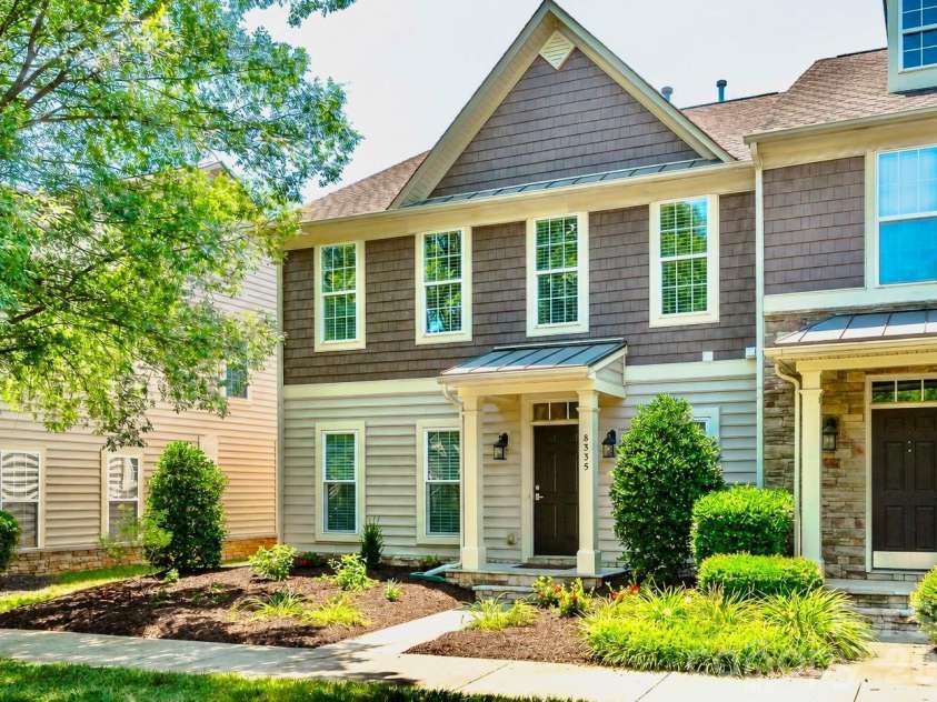 8335 Viewpoint Lane, Cornelius, NC 28031.  MLS# CAR4393195, YatesRealty ID 39575. 