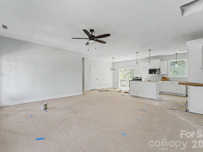 60 Charlotte Street, Franklin, NC 28734.  MLS# CAR4397643, YatesRealty ID 39577. 