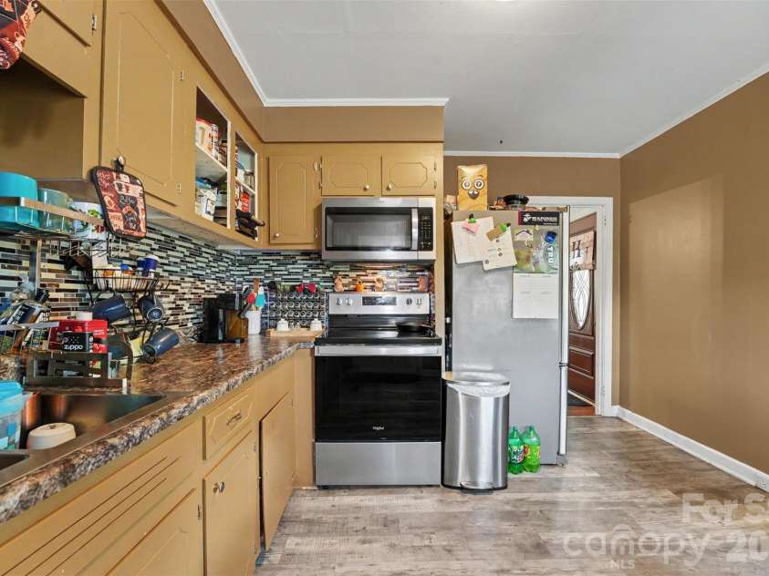 109 Pine Street, Lowell, NC 28098.  MLS# CAR4404707, YatesRealty ID 39578. 