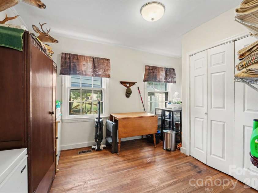 109 Pine Street, Lowell, NC 28098.  MLS# CAR4404707, YatesRealty ID 39578. 