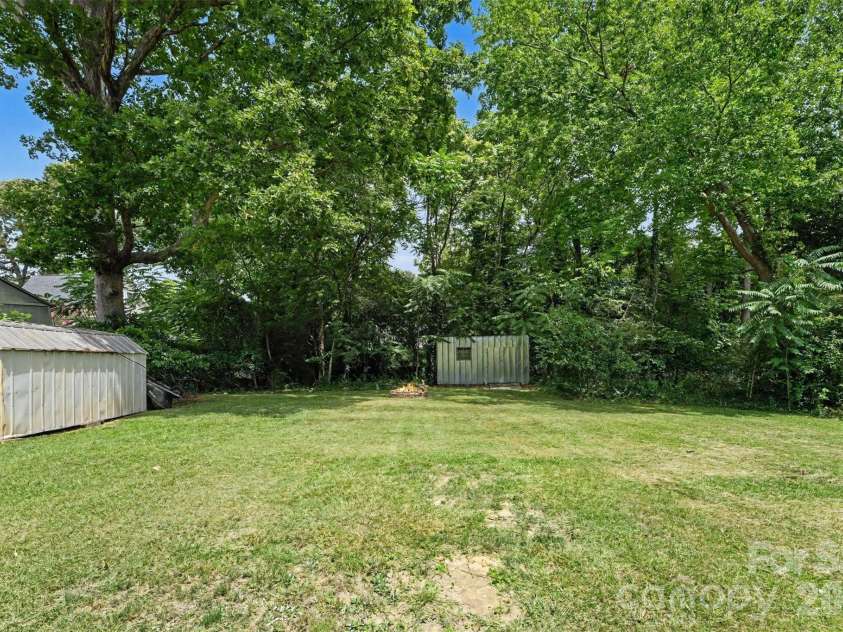 109 Pine Street, Lowell, NC 28098.  MLS# CAR4404707, YatesRealty ID 39578. 