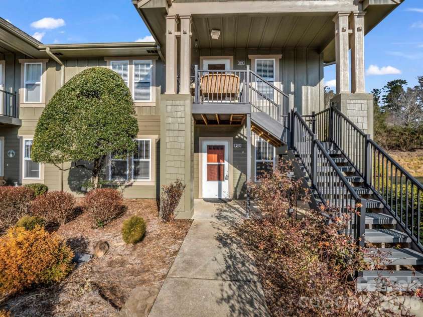 1505 Deermouse Way, Hendersonville, NC 28792.  MLS# CAR4330344, YatesRealty ID 3958. 