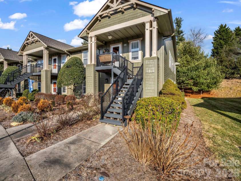 1505 Deermouse Way, Hendersonville, NC 28792.  MLS# CAR4330344, YatesRealty ID 3958. 