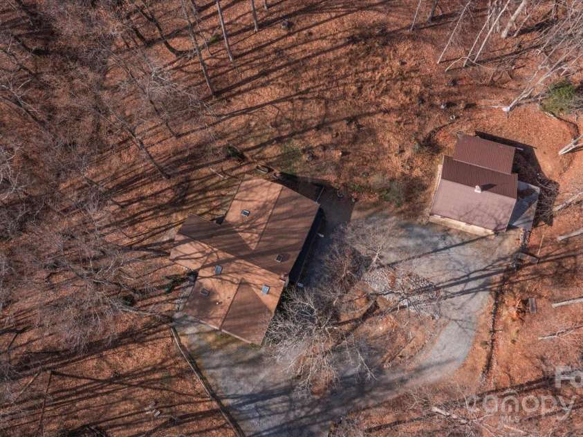 285 Oak Ridge Circle, Columbus, NC 28722.  MLS# CAR4207669, YatesRealty ID 3958. 