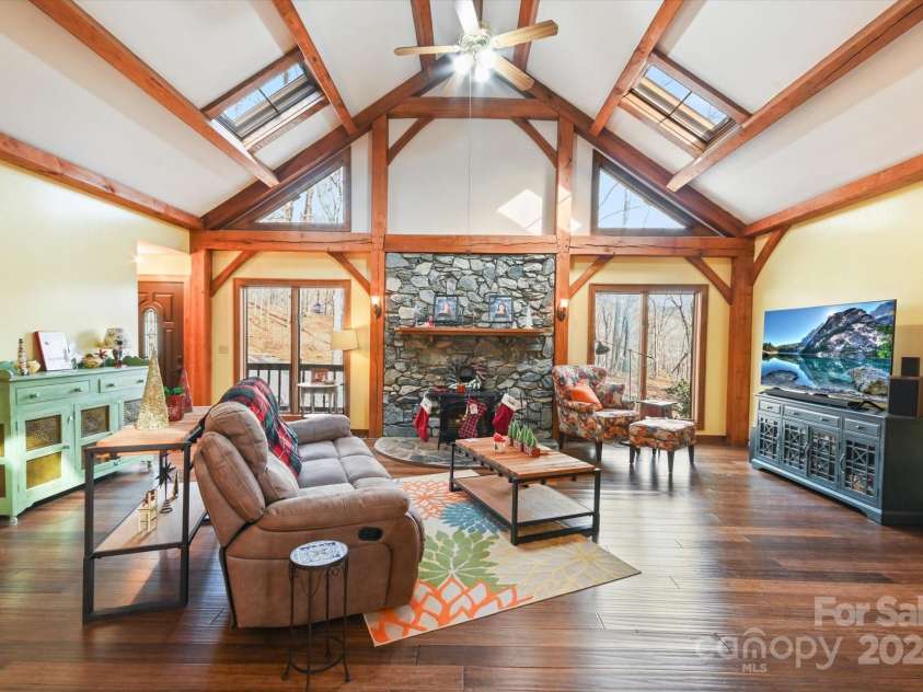 285 Oak Ridge Circle, Columbus, NC 28722.  MLS# CAR4207669, YatesRealty ID 3958. 
