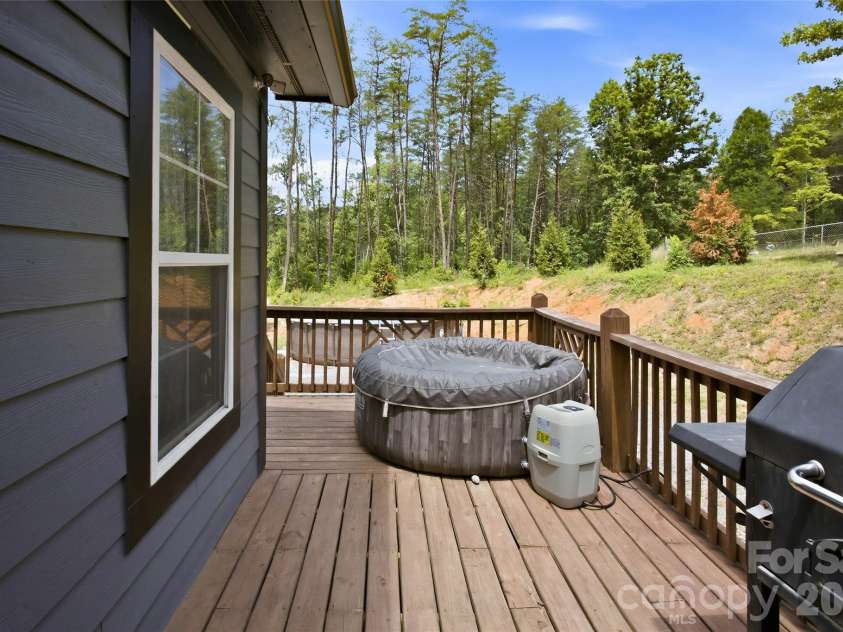 301 McGinnis Drive, Old Fort, NC 28762.  MLS# CAR4396628, YatesRealty ID 3958. 