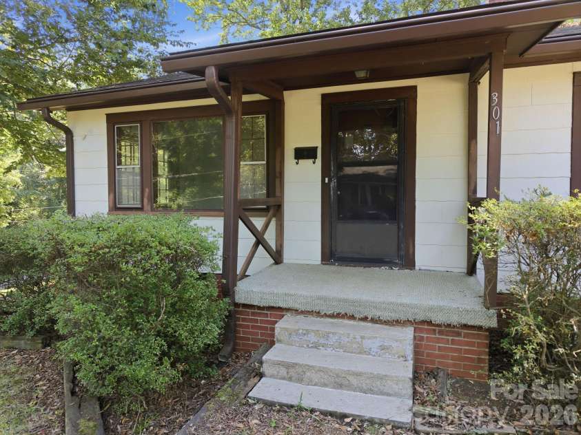 301 Meadow Street, Spencer, NC 28159.  MLS# CAR4407172, YatesRealty ID 39581. 